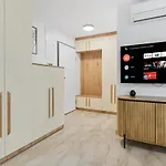 Opera - Cismigiu, Eroilor, Free Private Parking بوخارست