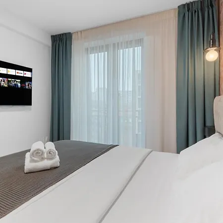 Opera - Cismigiu, Eroilor, Free Private Parking *