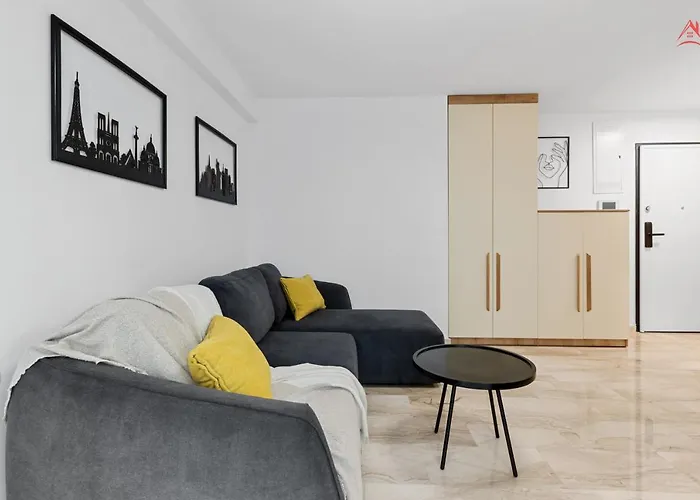 Opera - Cismigiu, Eroilor, Free Private Parking *