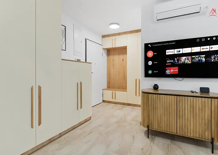 Opera - Cismigiu, Eroilor, Free Private Parking Bukarest