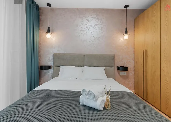 Opera - Cismigiu, Eroilor, Free Private Parking Apartment Bucharest