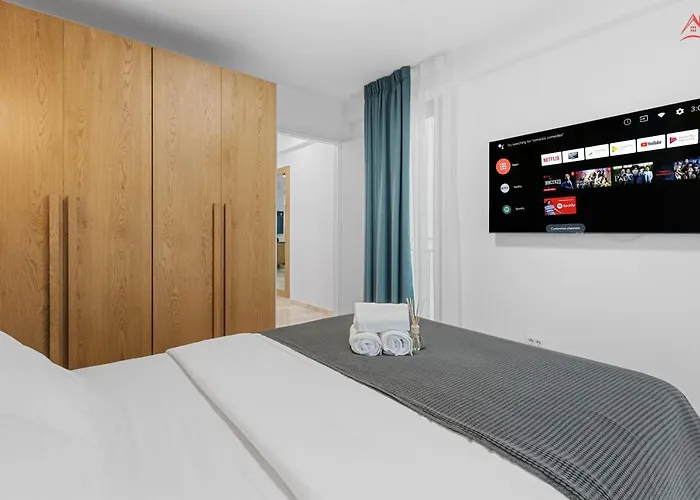 Opera - Cismigiu, Eroilor, Free Private Parking