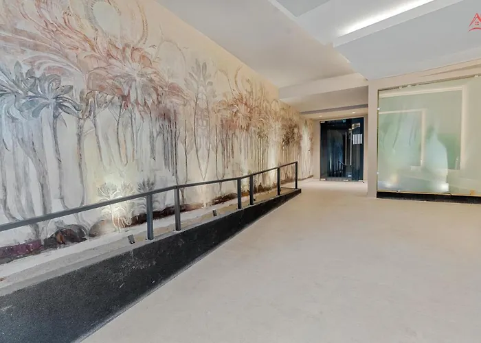 Opera - Cismigiu, Eroilor, Free Private Parking *