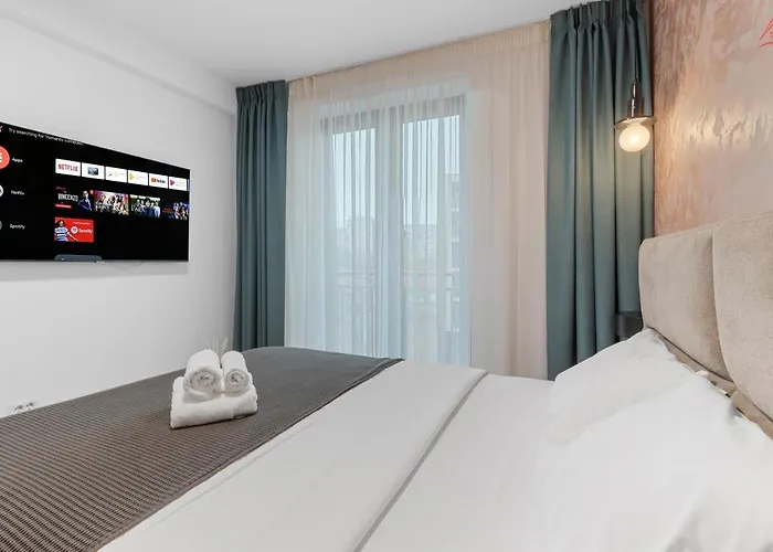 Opera - Cismigiu, Eroilor, Free Private Parking *