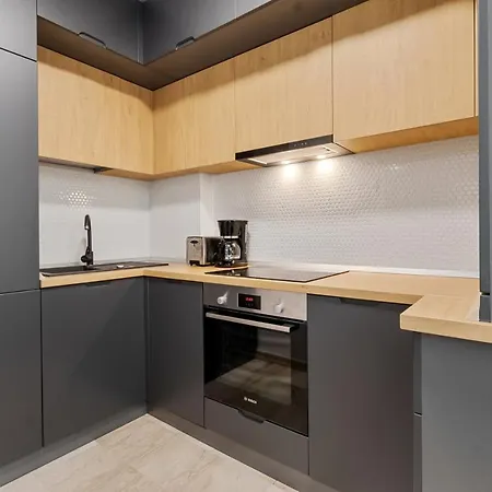 Opera - Cismigiu, Eroilor, Free Private Parking *